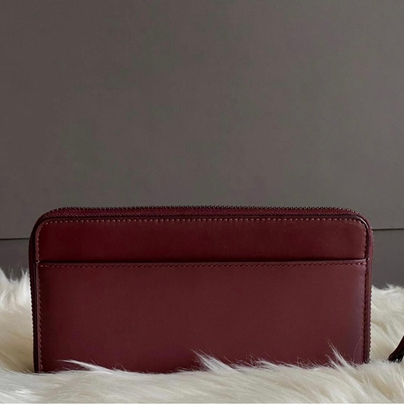 💰SOLD - CG176 - Coach Accordion Zip Wallet with Varsity Patches - Picture 6 of 11
